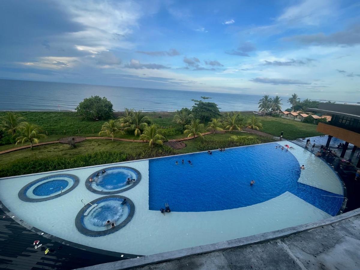 Seafront Residences Vacation Getaway San Juan  Extérieur photo